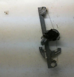 Leve vitre electrique avant gauche TOYOTA AYGO 1 Photo n°4