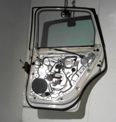 Porte arriere droit VOLKSWAGEN POLO 4 Photo n°1