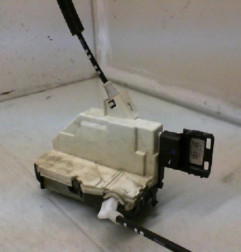 Serrure avant droit CITROEN C5 2 Photo n°5