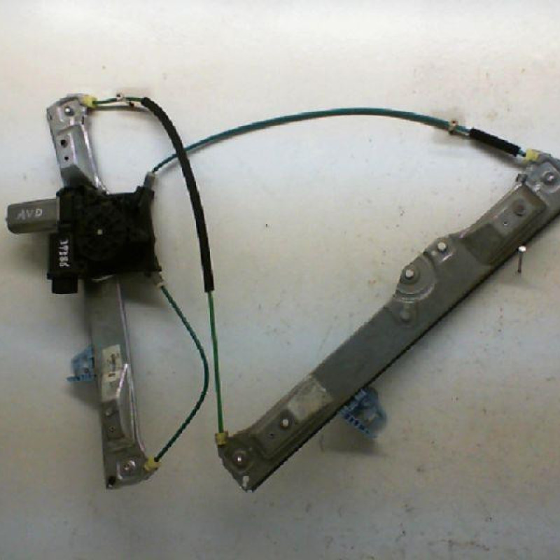 Leve vitre electrique avant droit OPEL CORSA D
