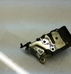 Serrure arriere droit DAEWOO NUBIRA 2 Photo n°4