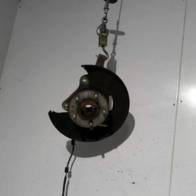 Fusee avant gauche OPEL INSIGNIA 1