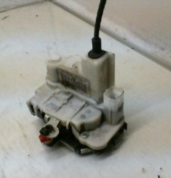 Serrure avant gauche FIAT 500 2 Photo n°5