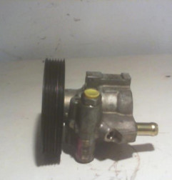 Pompe de direction RENAULT LAGUNA 2 Photo n°4