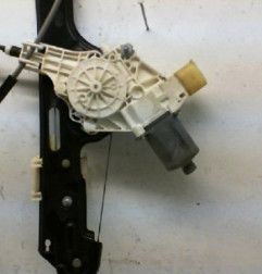 Leve vitre electrique avant gauche BMW SERIE 1 E87 Photo n°5