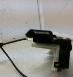 Serrure avant droit CITROEN BERLINGO 2 Photo n°1