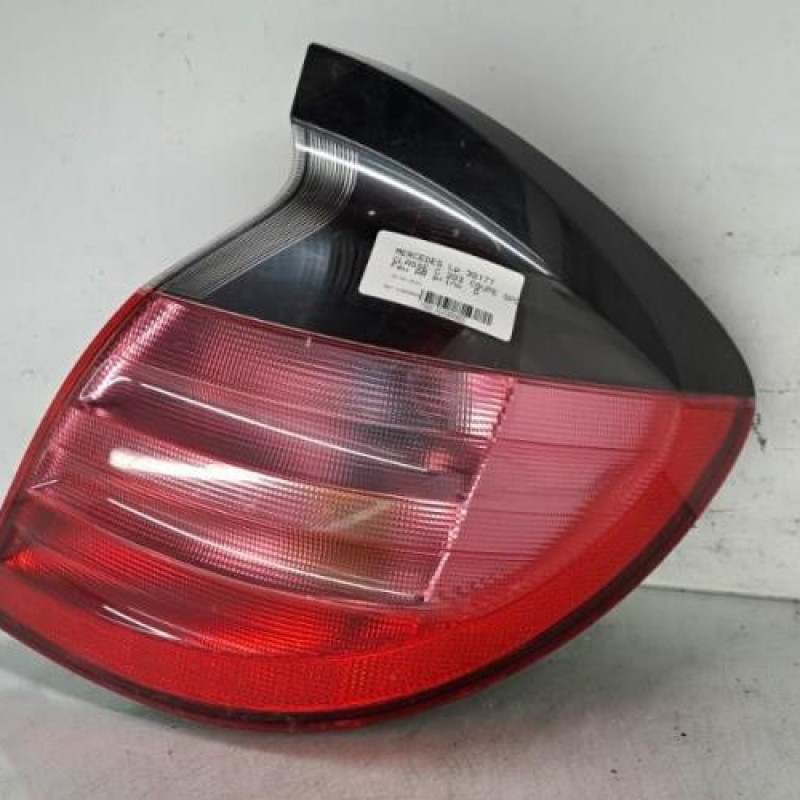Feu arriere principal droit (feux) MERCEDES CLASSE C 203 COUPE SPORT