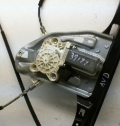 Leve vitre electrique avant gauche MERCEDES CLASSE C 203 COUPE SPORT Photo n°5