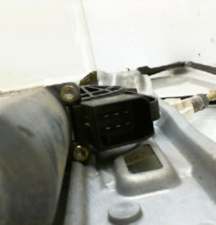 Leve vitre electrique avant gauche MERCEDES CLASSE C 203 COUPE SPORT Photo n°6