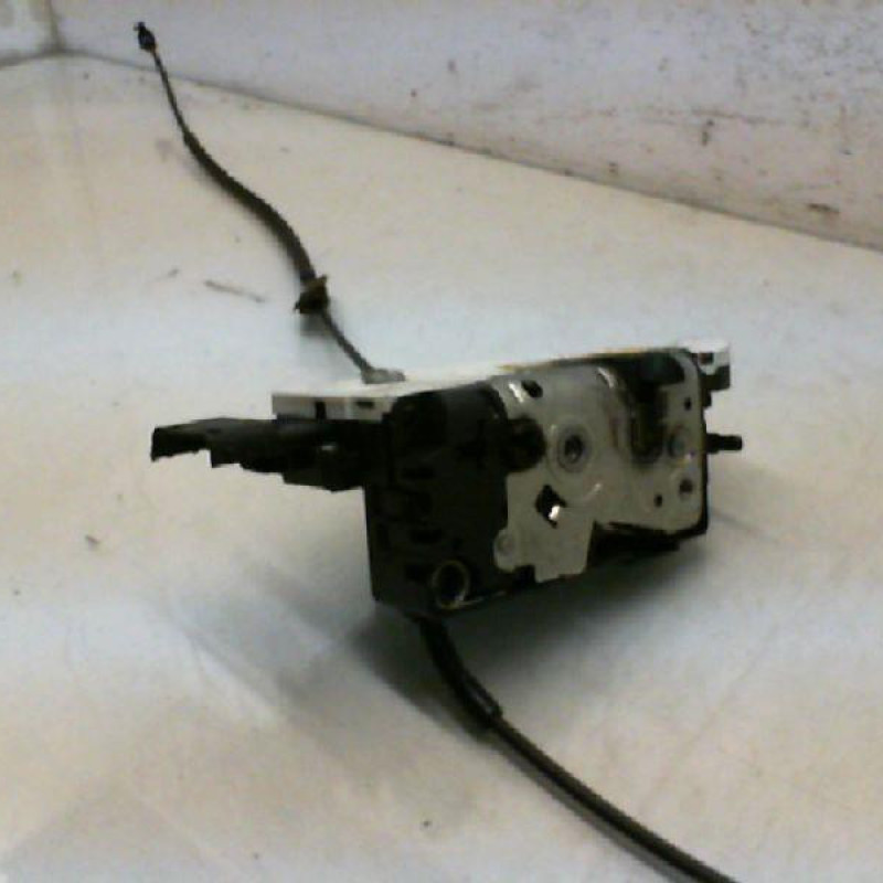 Serrure avant droit PEUGEOT 207