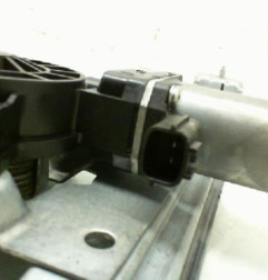 Leve vitre electrique avant droit RENAULT CLIO 4 Photo n°6