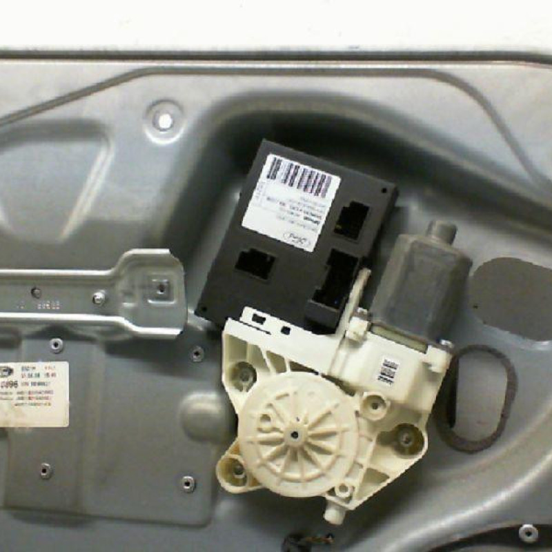 Leve vitre electrique avant gauche FORD FOCUS 2