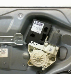 Leve vitre electrique avant gauche FORD FOCUS 2 Photo n°6