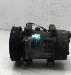 Compresseur clim RENAULT SAFRANE Photo n°4