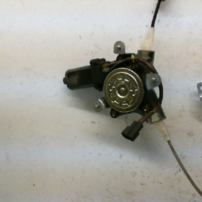 Leve vitre electrique arriere droit DAEWOO NUBIRA 2