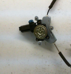 Leve vitre electrique avant droit DAEWOO NUBIRA 2 Photo n°3