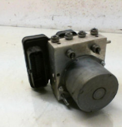 Bloc ABS (freins anti-blocage) SKODA FABIA 3 Photo n°4