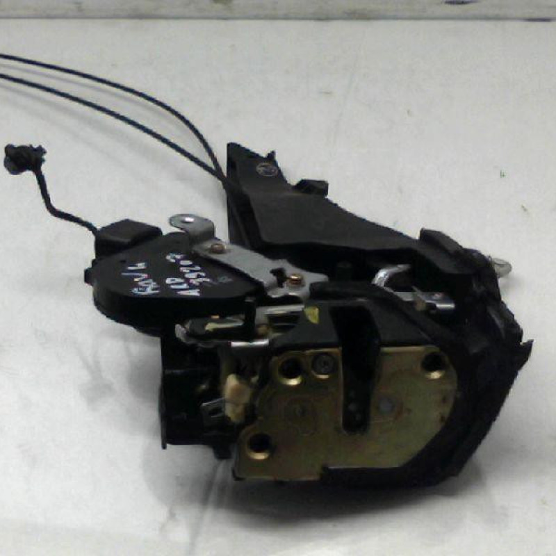 Serrure arriere droit TOYOTA RAV4 2