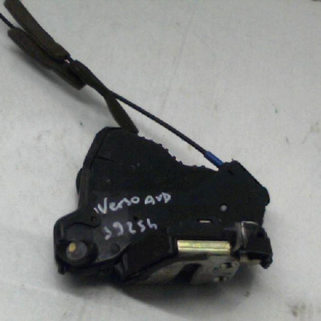 Serrure avant droit TOYOTA COROLLA VERSO 2