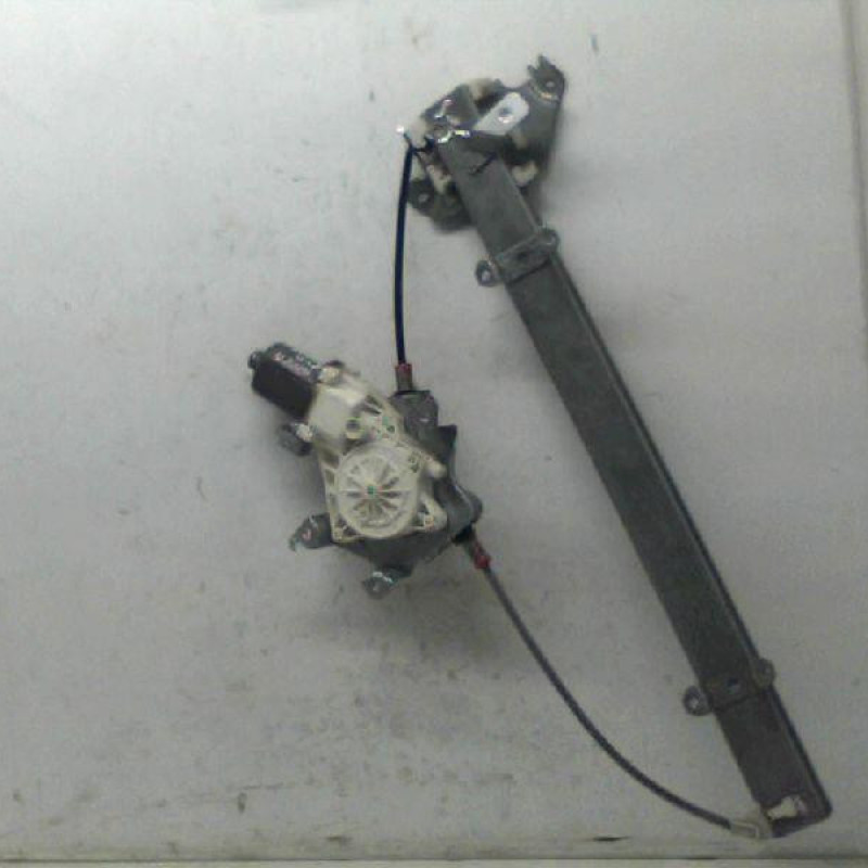 Leve vitre electrique avant droit NISSAN MICRA 3