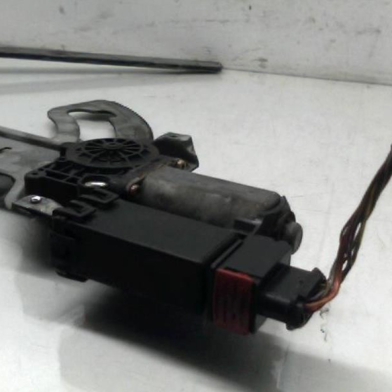 Leve vitre electrique avant droit PEUGEOT 406