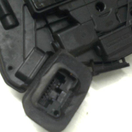 Serrure avant droit VOLKSWAGEN POLO 5