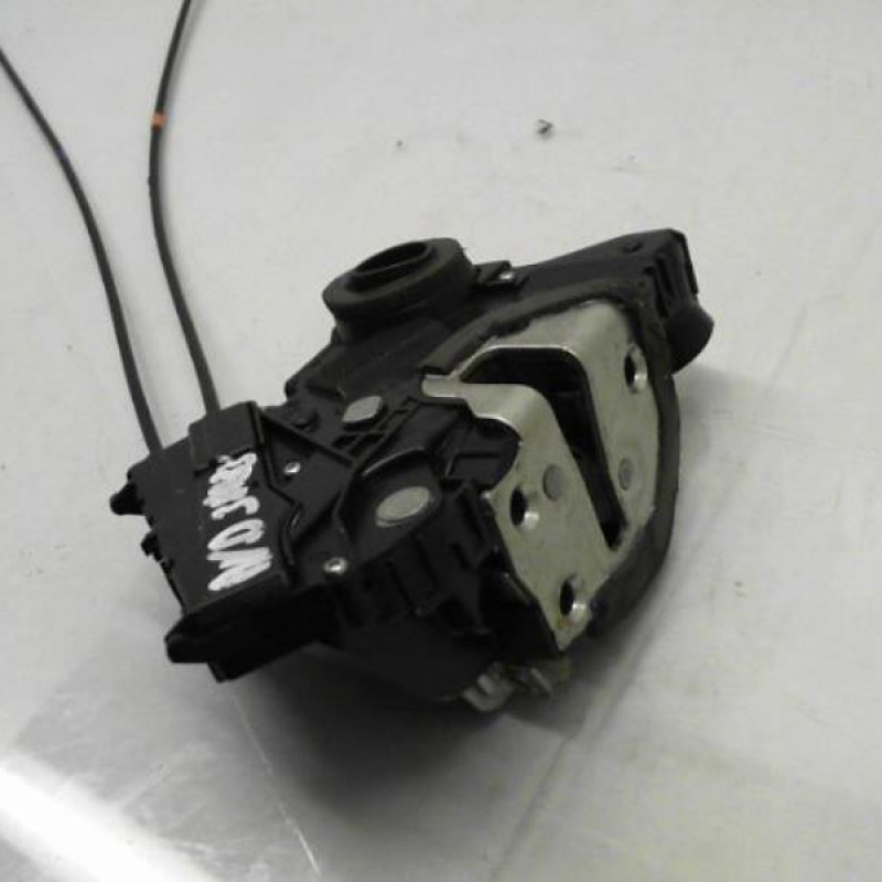 Serrure avant droit TOYOTA YARIS 2