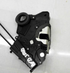 Serrure avant droit TOYOTA YARIS 2