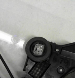 Serrure avant droit TOYOTA YARIS 2 Photo n°3