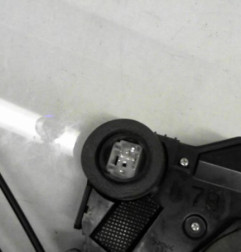 Serrure avant droit TOYOTA YARIS 2 Photo n°6