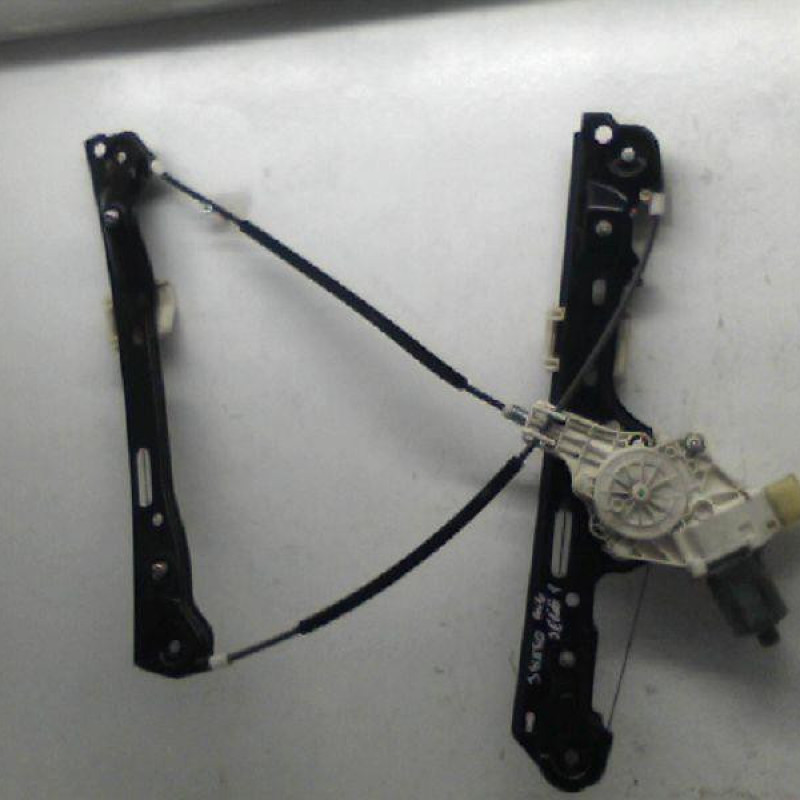 Leve vitre electrique avant gauche BMW SERIE 1 E87