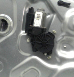 Leve vitre electrique avant droit KIA CEE-D 1 SPORT WAGON Photo n°3