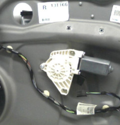 Leve vitre electrique avant droit MERCEDES CLASSE A 169 Photo n°6