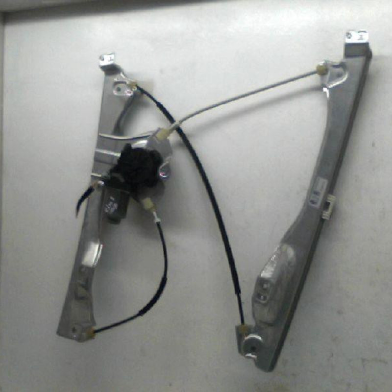Leve vitre electrique avant droit RENAULT CLIO 3