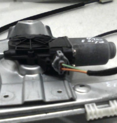 Leve vitre electrique avant droit RENAULT CLIO 3 Photo n°6