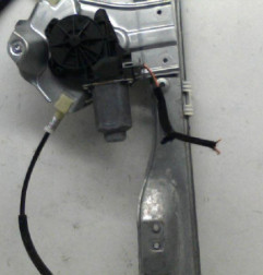 Leve vitre electrique avant gauche RENAULT CLIO 3