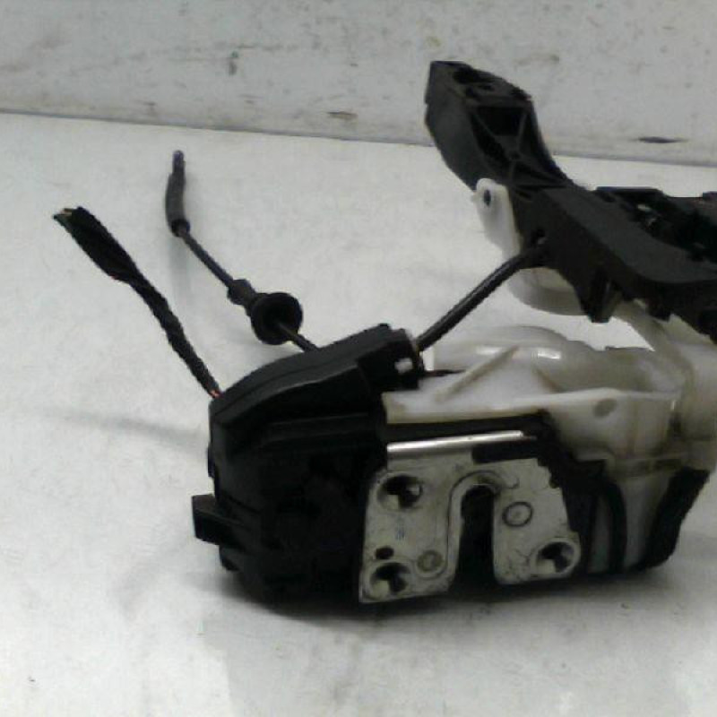 Serrure avant gauche KIA CEE-D 1 SPORT WAGON