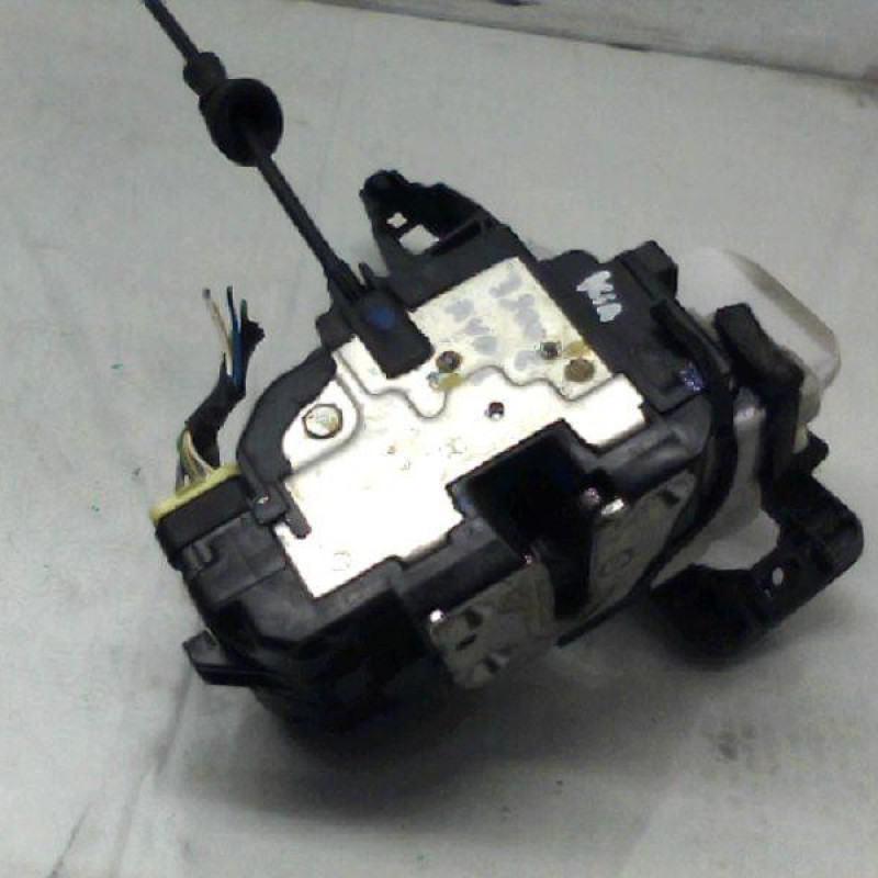 Serrure avant droit KIA CEE-D 1 SPORT WAGON