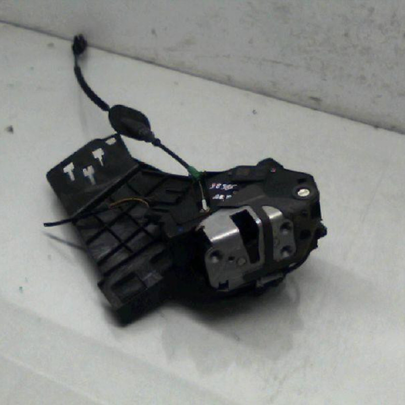 Serrure arriere droit FORD FIESTA 6