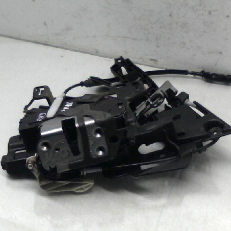 Serrure avant droit FORD FIESTA 6