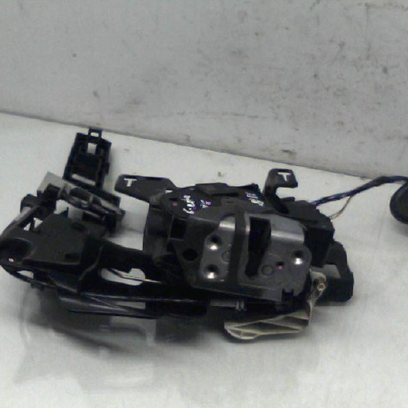 Serrure avant gauche FORD FIESTA 6