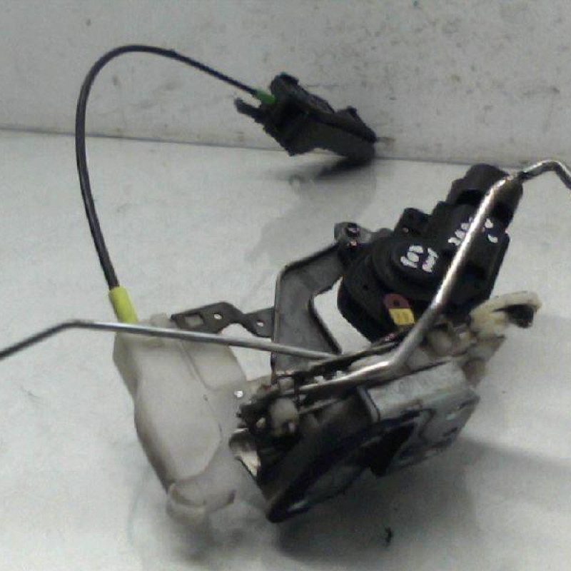 Serrure avant droit PEUGEOT 107