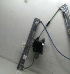 Leve vitre electrique avant droit CITROEN C3 PICASSO Photo n°1