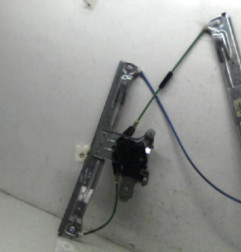 Leve vitre electrique avant droit CITROEN C3 PICASSO Photo n°4