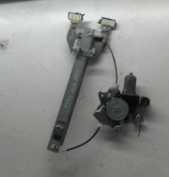 Leve vitre electrique arriere gauche NISSAN X-TRAIL 2 Photo n°1