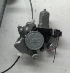 Leve vitre electrique arriere gauche NISSAN X-TRAIL 2