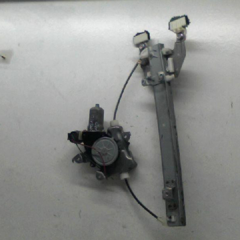 Leve vitre electrique arriere droit NISSAN X-TRAIL 2