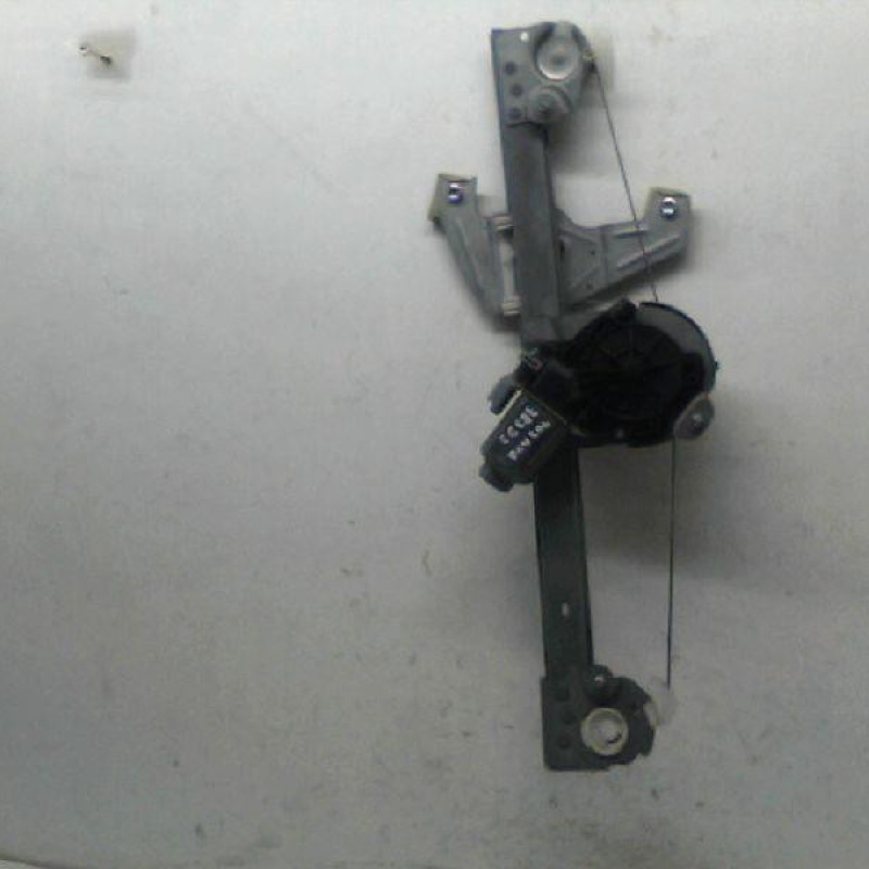 Leve vitre electrique avant gauche PEUGEOT 107