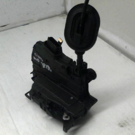 Serrure avant droit RENAULT CLIO 4