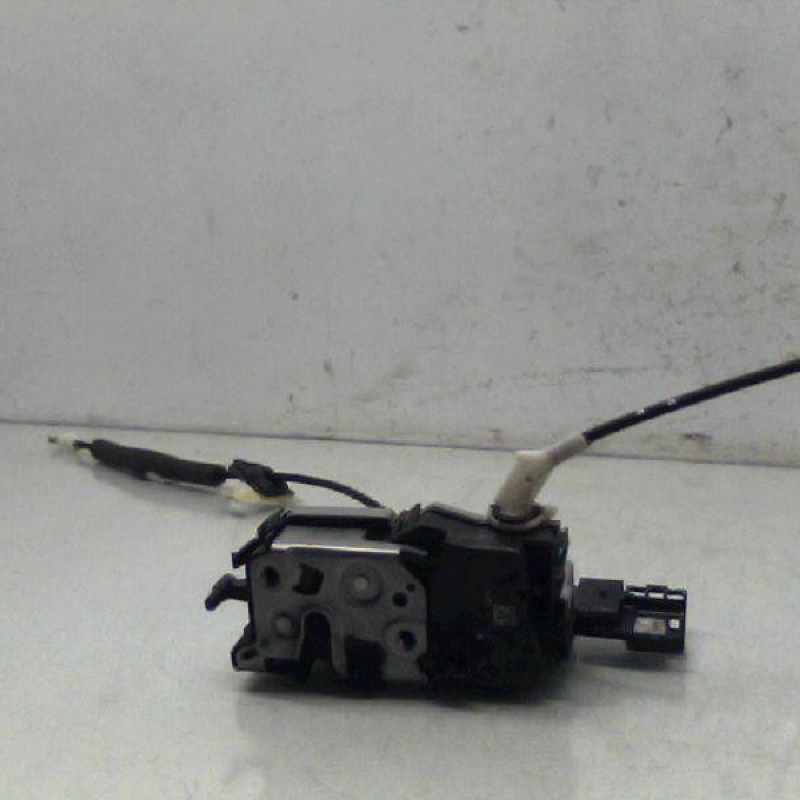 Serrure arriere droit PEUGEOT 3008 1